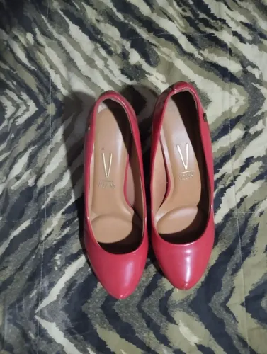 Scarpin Vizzano Vermelho Verniz - Salto Fino Médio - Novo Estado (1 Uso)