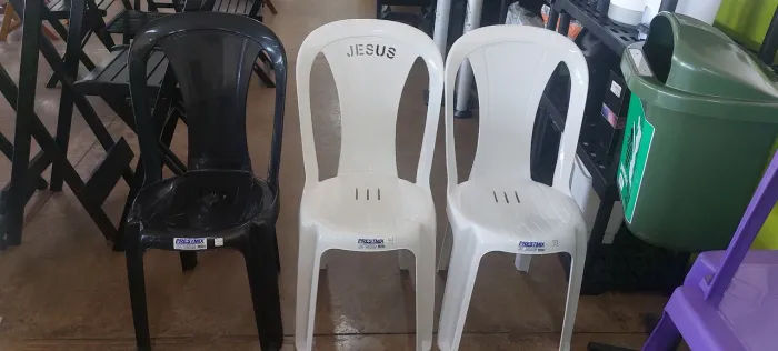 Cadeiras de plástico capacidade de 182kg 