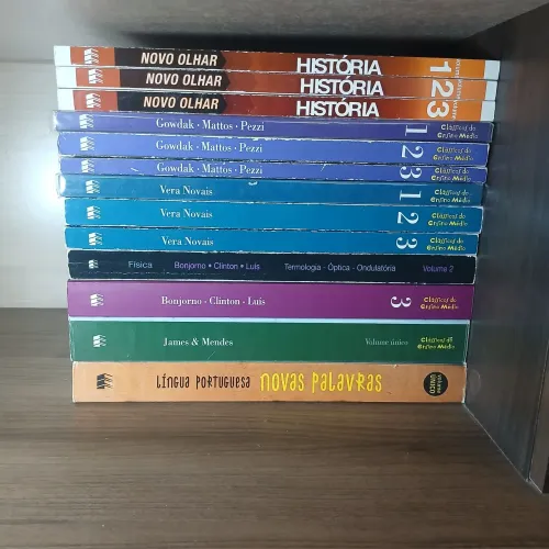 Livros didáticos para Ensino Médio e vestibulares