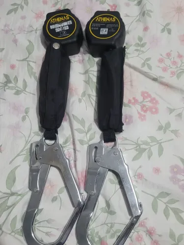 Trava Quedas Retrátil Athena AT 7071 RT FT D