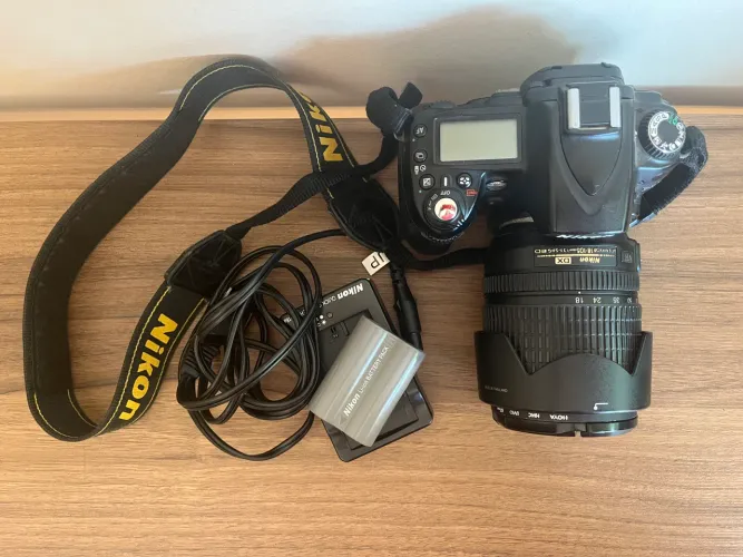 Câmera Nikon D90 e lente Nikkor 18-105mm