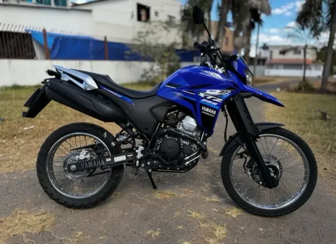 Lander 250 Azul na promissória, único dono.