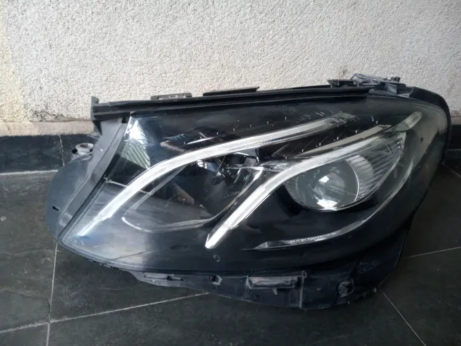 Farol Esquerdo Mercedes E400 E450 17 a 19( pra recuperar)