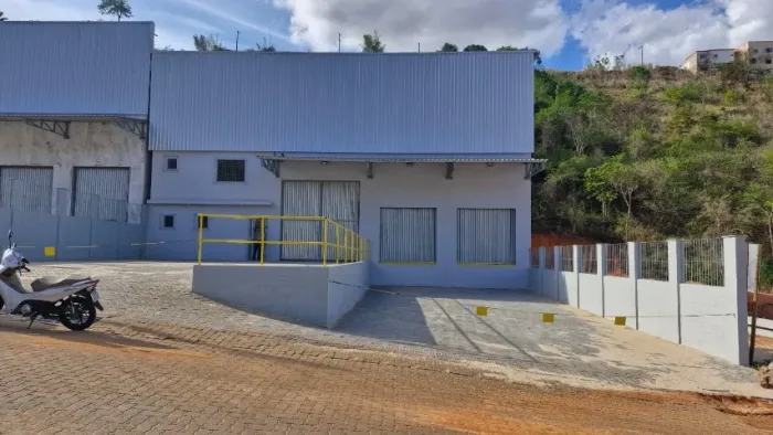 Alugo Galpão com 830m² com excelente localização no bairro Morada do Sol - Colatina/ES
