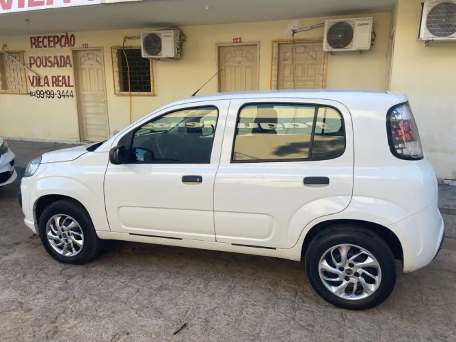 Fiat Uno Attractive 1.0 EVO Fire Flex 8V 5P 2021