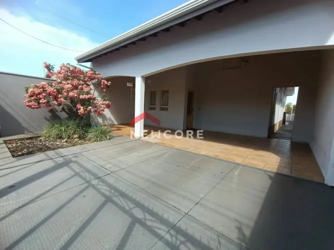 Casa em Avenida Paulo Pereira Ayres - Jardim Arangá - Araraquara/SP