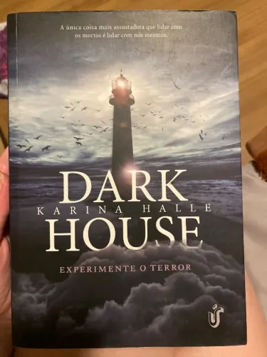 Livro Dark House - Karina Halle