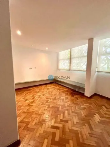 Apartamento com Área Externa no Leblon, Quadra da Praia