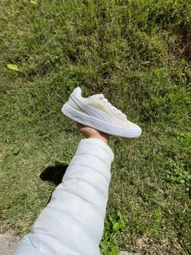 Tênis feminino casual claro