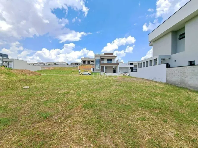 Terreno em Condomínio à venda no Condomínio Residencial Colline Di Parma em Valinhos/SP