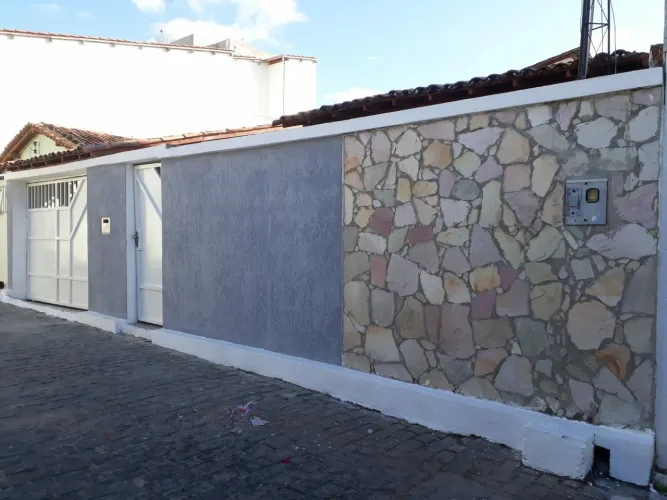 Vende-se uma casa em Jequié prox UESB