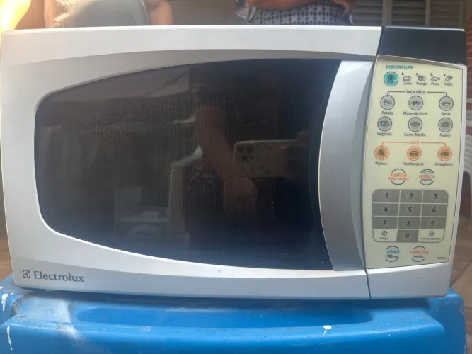 Microondas Electrolux 20 L