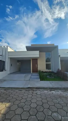 Casa á venda possui 112m² com 3 suítes no Condomínio Porto Marina Residence - Ananindeua -