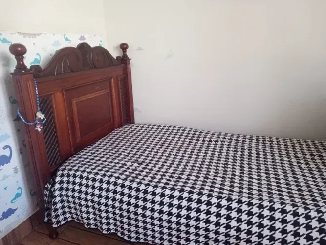 Cama de solteiro madeira maciça 