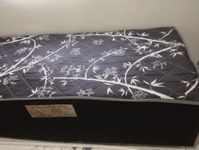 Cama box de solteiro nova ,espuma excelente e base forrada com tecido de camurça,veludo 