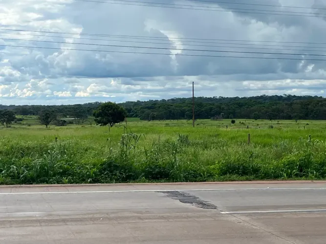 Fazenda c/ 700He, c/ 500he abertos, as margens da BR-364, 42km de Cuiabá-MT