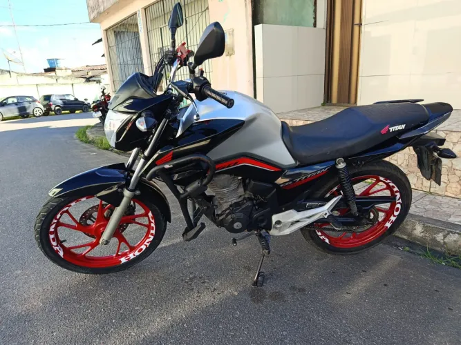 Titan 160 edição exclusiva 40 anos