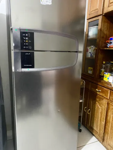 Vendo geladeira Consul com defeito