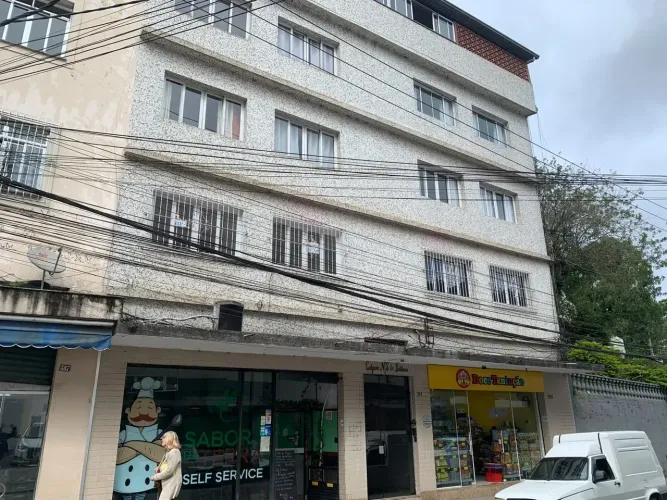 Imóvel para aluguel com 45 metros quadrados com 1 quarto em Bingen - Petrópolis - RJ