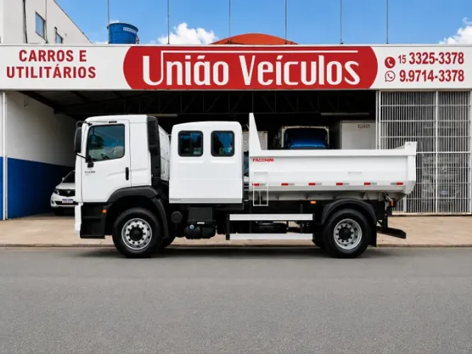Volkswagen Constellation 17.210 (Caçamba + Cabine suplementar)