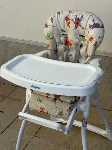 Cadeirinha de alimentação 