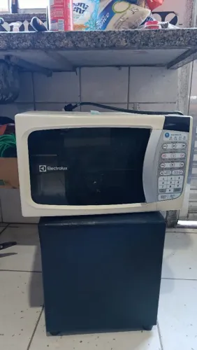 Microondas Eletrolux funcionando 