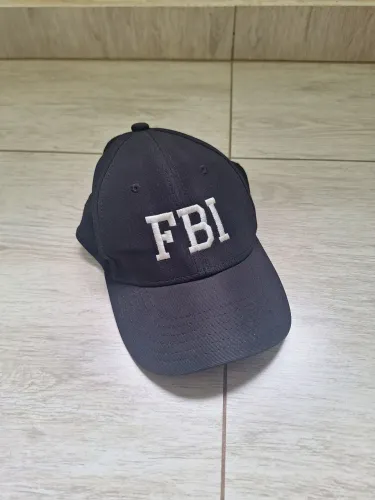 Boné Preto FBI Bordado (Aba Curva / Flexfit Elástico)