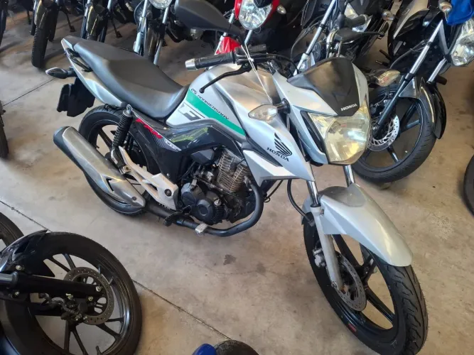 HONDA CG FAN 160 PRATA 2016 Shalon veículos Cariacica