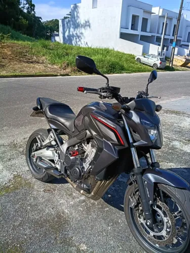 Honda Cb650F com ABS