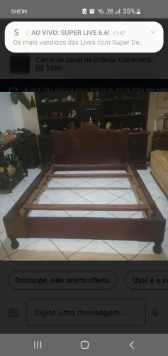 Cama de casal de imbuia. Cabeceira estofada.