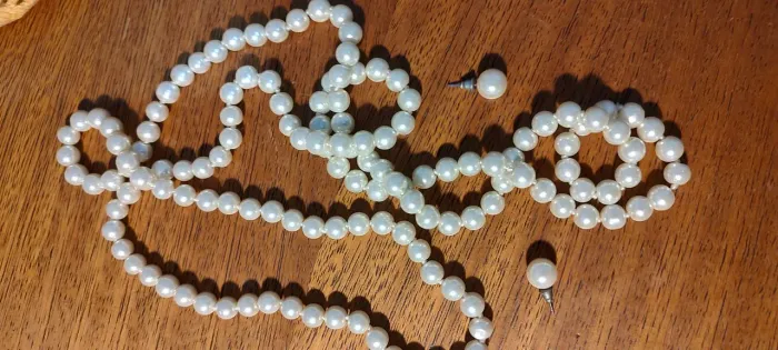 Colar de pérolas e brincos de pérolas 