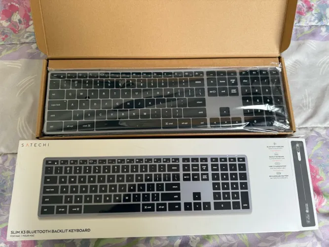 Teclado Satechi X3 Bluetooth Retroiluminado