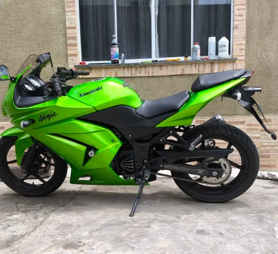 Ninja 250 muito nova