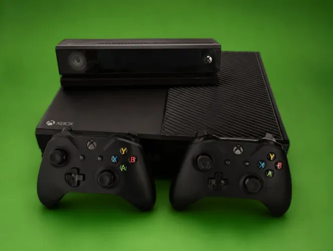Xbox One Fat 500 GB + 2 Controles Originais + Kinect