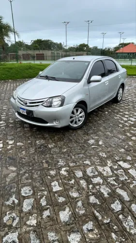 Toyota Etios XS Sedan 1.5 Flex 16V 4P Mec. 2013