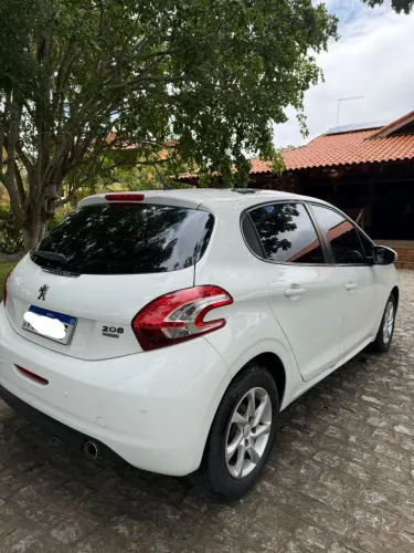 Peugeot 208 Allure 1.5 Flex 8V 5P 2014