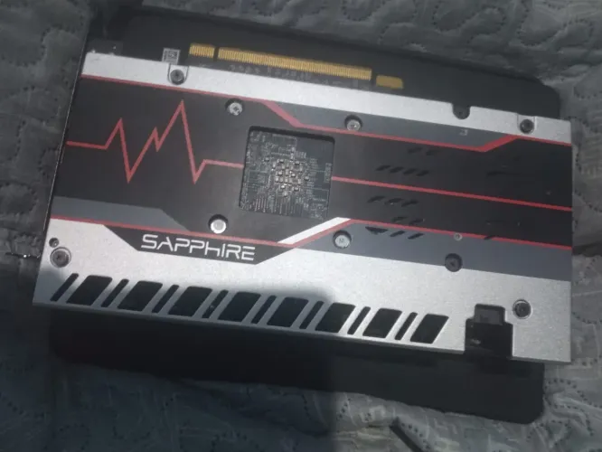 Placa De Vídeo RTX 580 SAPPHIRE 8GB