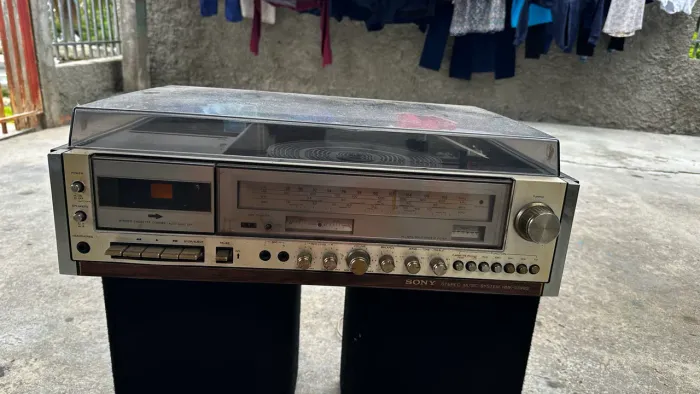 Aparelho de Som Vintage Sony 3x1 com Toca-Discos + Caixas Originais