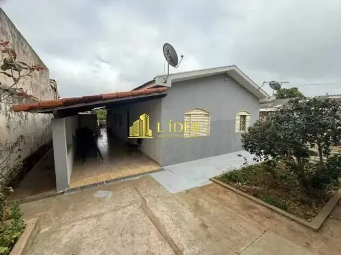 Casa à venda, 3 quartos, 1 suíte, 3 vagas, BOM JESUS - Uberlândia/MG