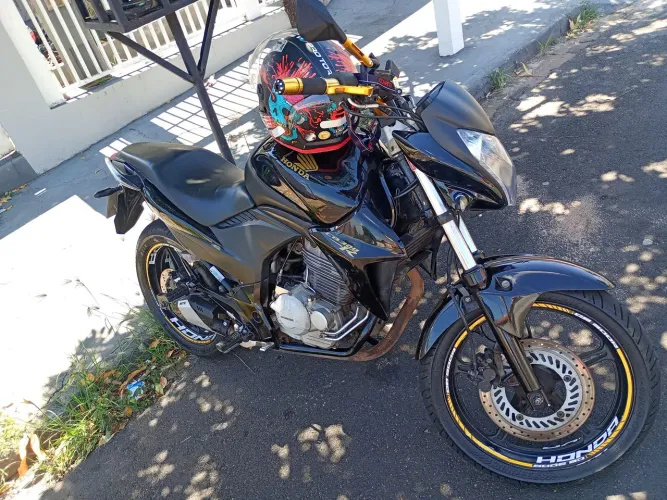 Moto muito bem conservada