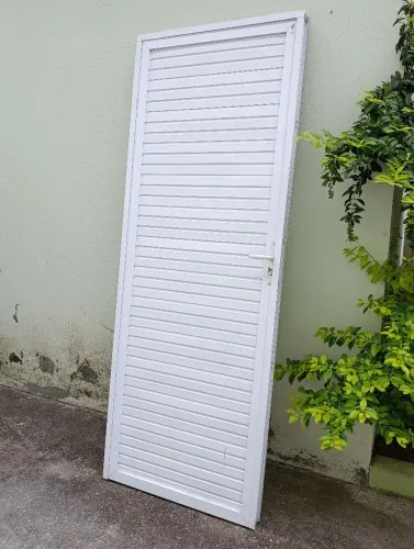 Porta de alumínio 0,80 x 2,15