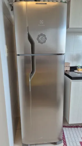 Vendo Geladeira Inox Eletrolux 