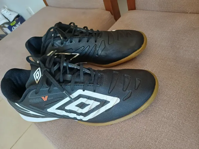 Chuteira umbro futsal 119.00