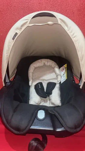 Bebê conforto semi novo