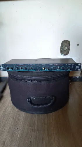 COMPRESSOR DE AUDIO DBX 166 A
