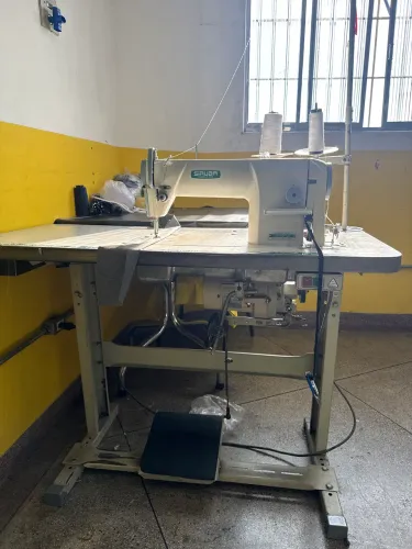 Máquina Reta industrial Siruba