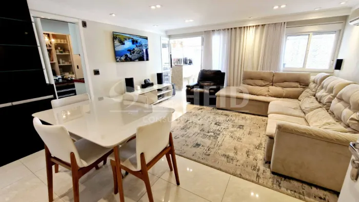 Apartamento á Venda no Santo Amaro com 100m², 2 quartos sendo 1 suíte, 2 vagas.