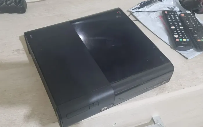 Xbox 360 super slim Com Defeito, Nao liga, Sem Acessórios