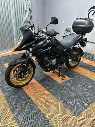 SUZUKI V-STROM 650 2024/2025 - IMPECÁVEL!