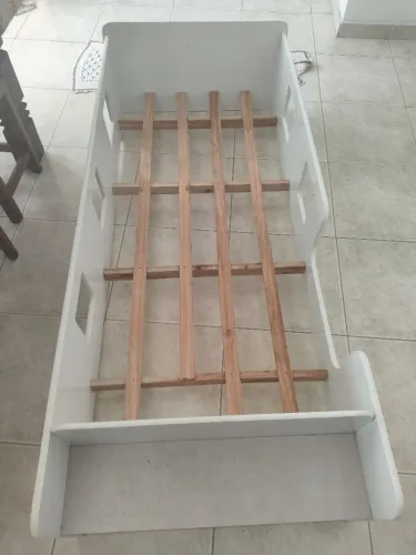 Mini cama branca 